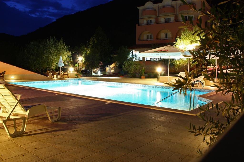 Hotel Carmen Krnica Esterno foto